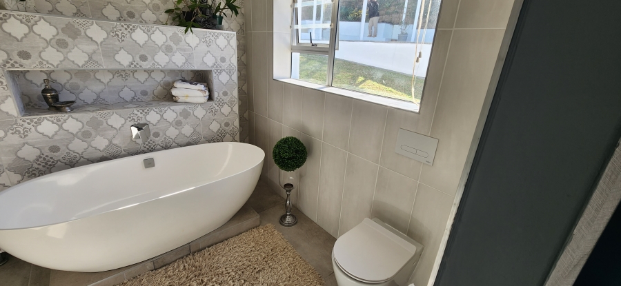 4 Bedroom Property for Sale in Dana Bay Western Cape